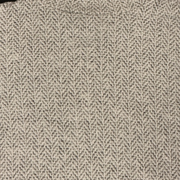 Peyton Primrose Gray Houndstooth Knit Sweater - Picture 4 of 7